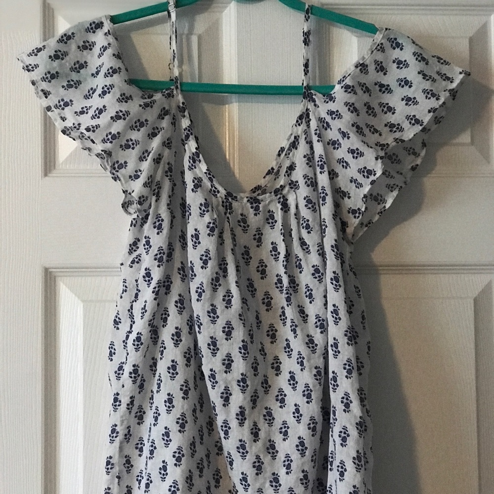 Cold shoulder top-size MEDIUM